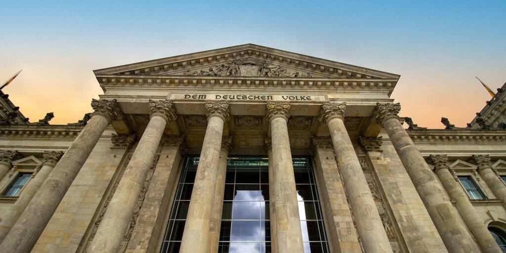 German Official Opposes Government's Strategy on Selling Bitcoin